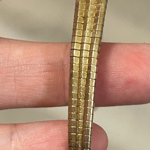 4/$100 BULOVA battery woman watch 6 inch 😎 - Picture 5 of 7